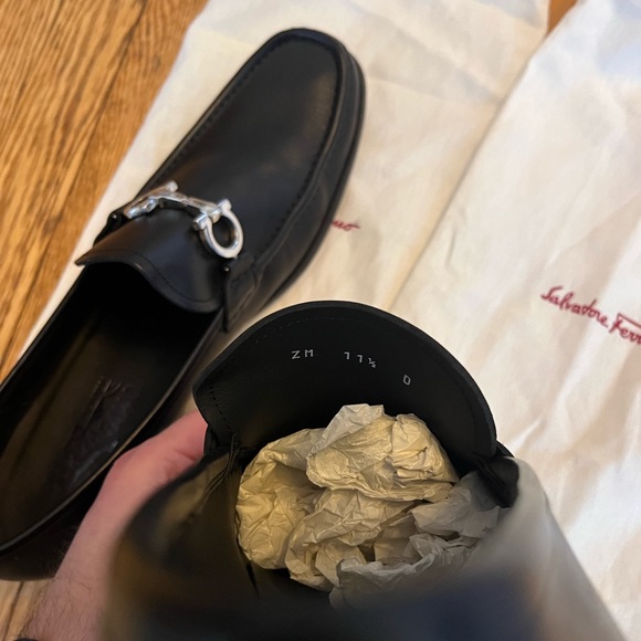 Size 11D Ferragamo men’s loafers. The bit flips over for a black with silver. main image 7